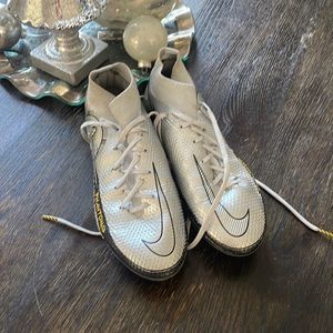 Nike cleats phantom​